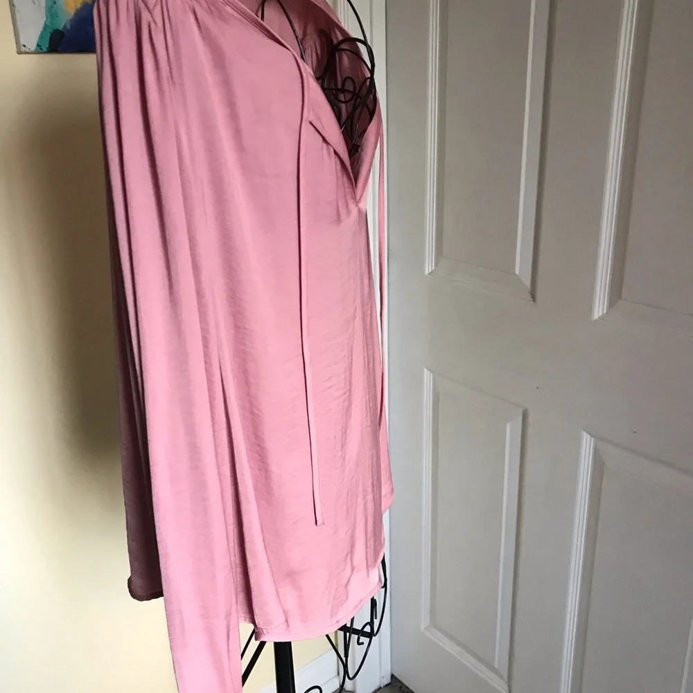 Banana Republic Factory Shirred Tie-Front Dusty Rose Blouse NWT Size Large - Picture 5 of 7